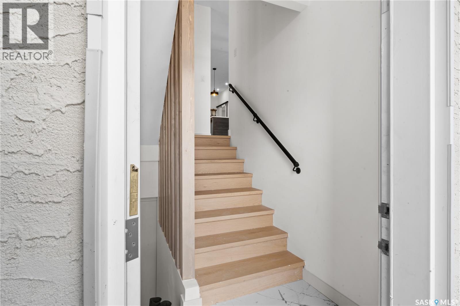 426 Empress STREET - Photo 5 of 49, Saskatoon, Saskatchewan