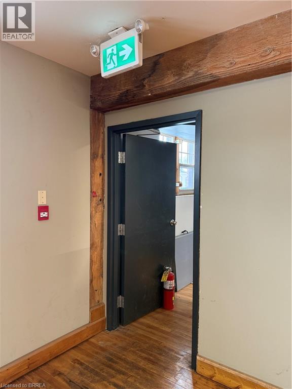 137 NELSON Unit 203 photo 4