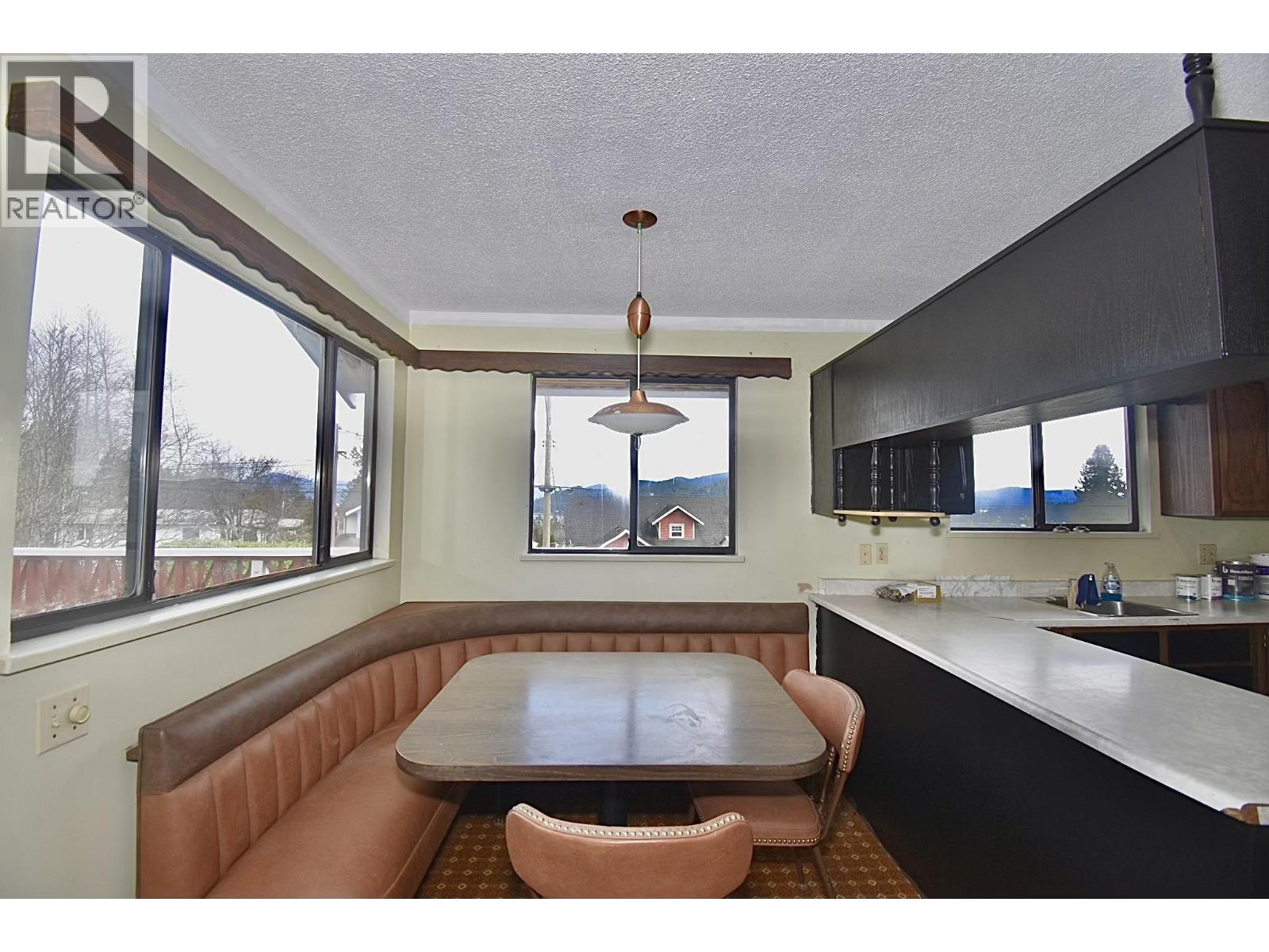 631 WYNGAERT ROAD, Gibsons