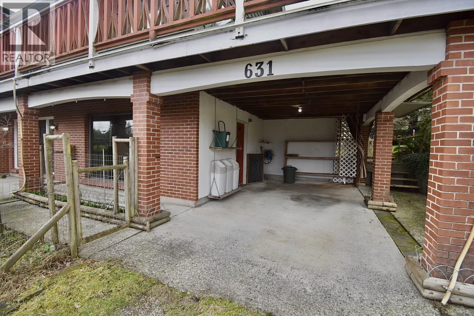 631 WYNGAERT ROAD, Gibsons