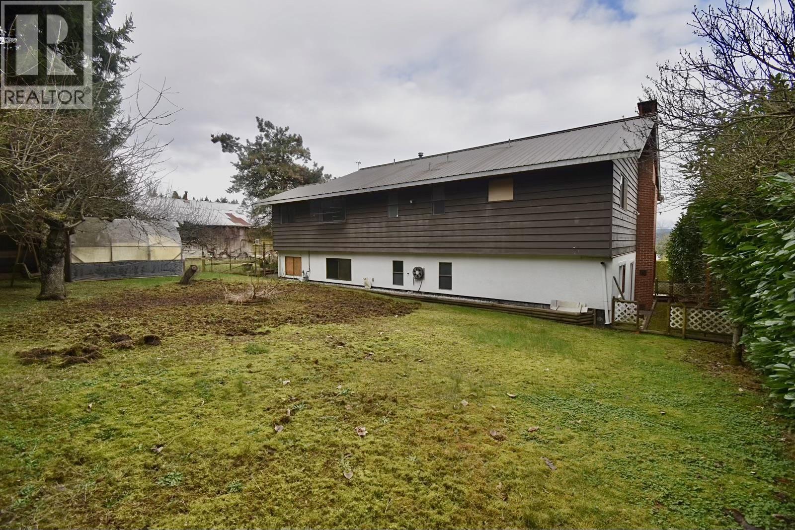 631 WYNGAERT ROAD, Gibsons