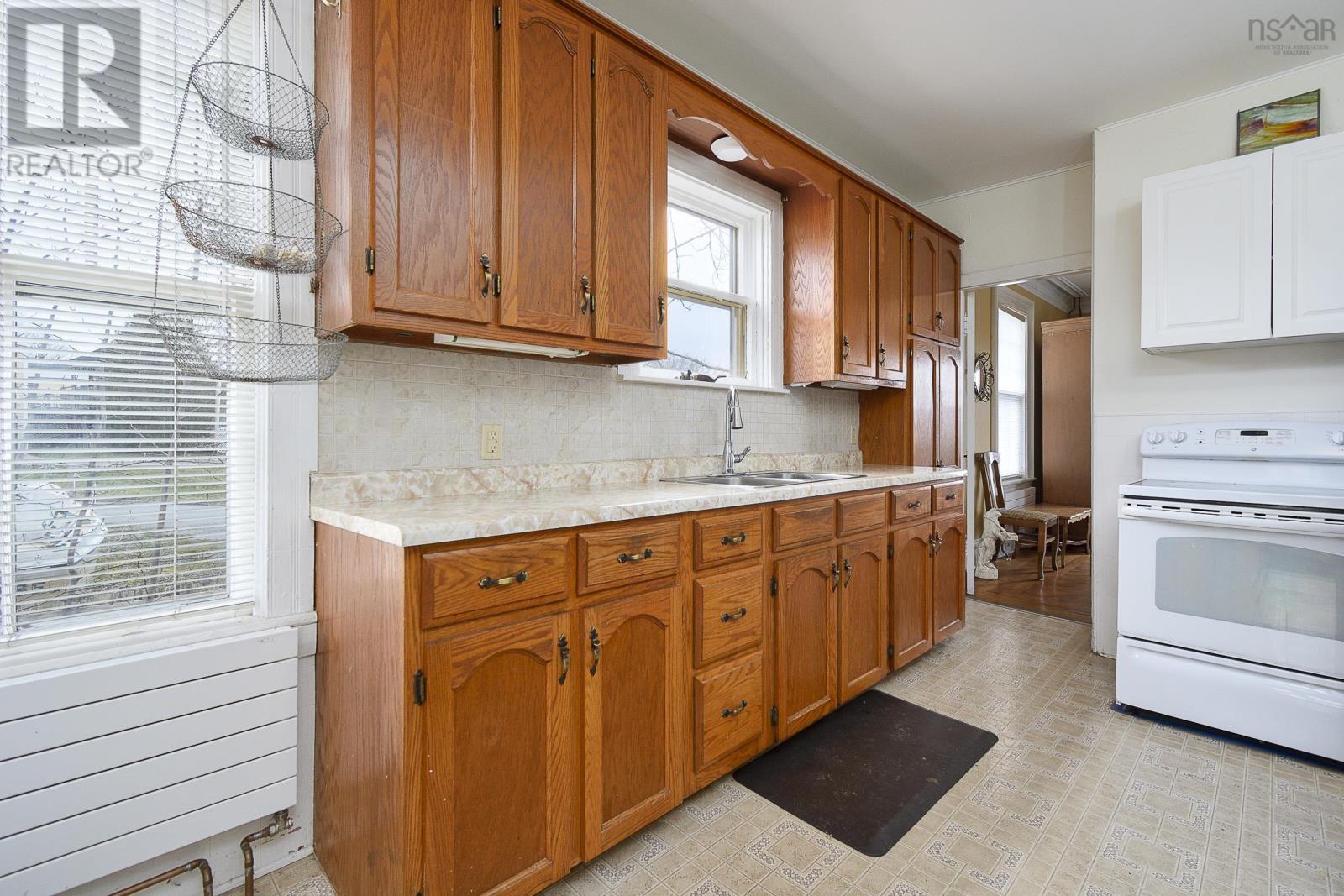 Property 8 of 49 of 523 Chebucto Street