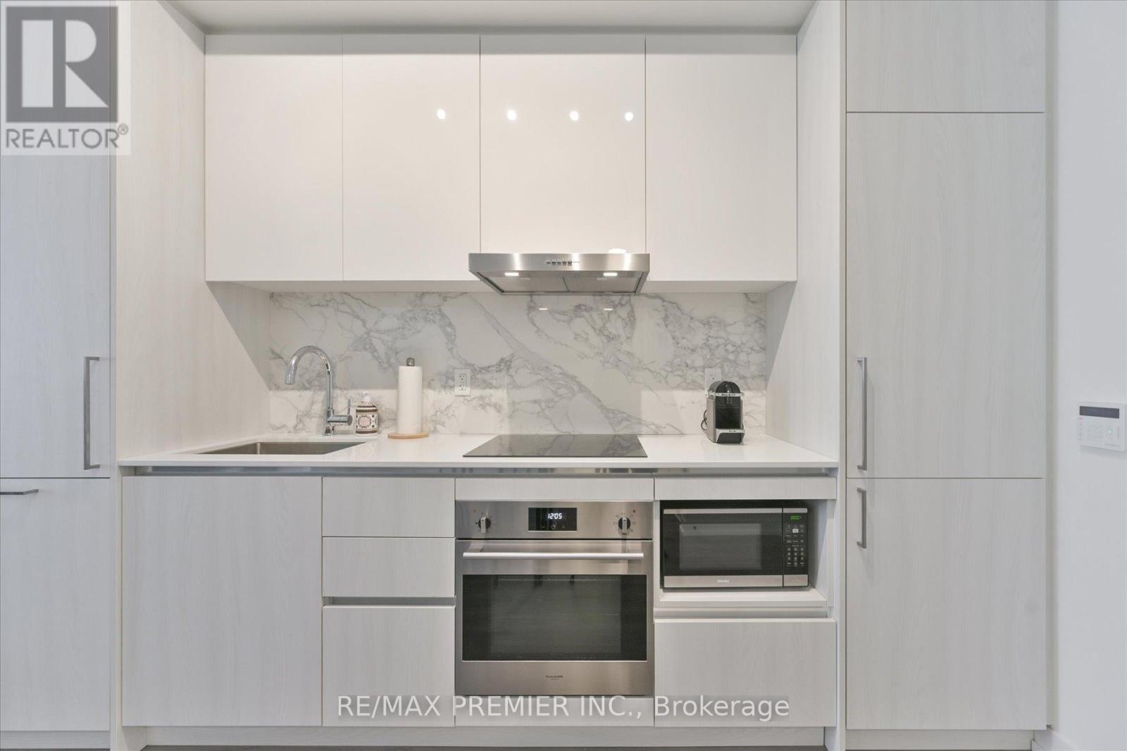 225 Commerce Unit 2310 photo 4