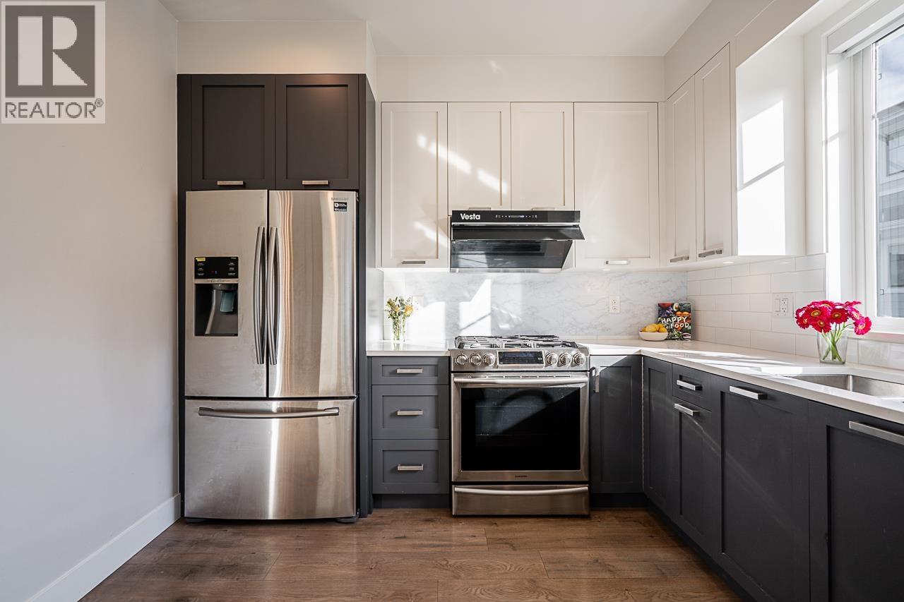 4 189 WOOD STREET, New Westminster