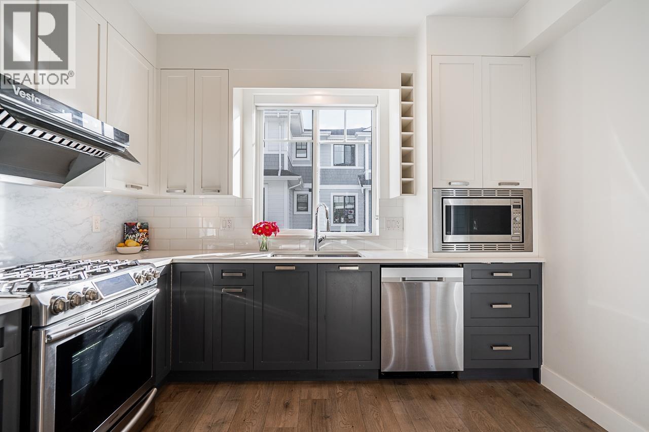 4 189 WOOD STREET, New Westminster