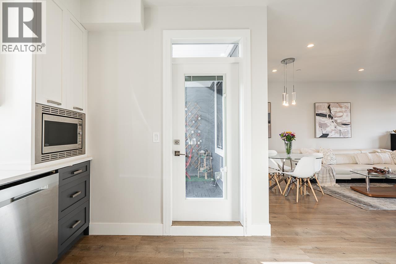 4 189 WOOD STREET, New Westminster