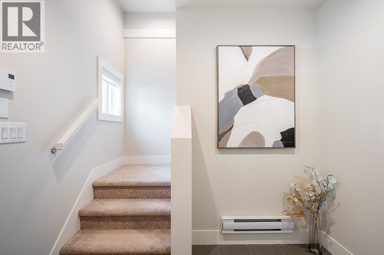 4 189 WOOD STREET, New Westminster