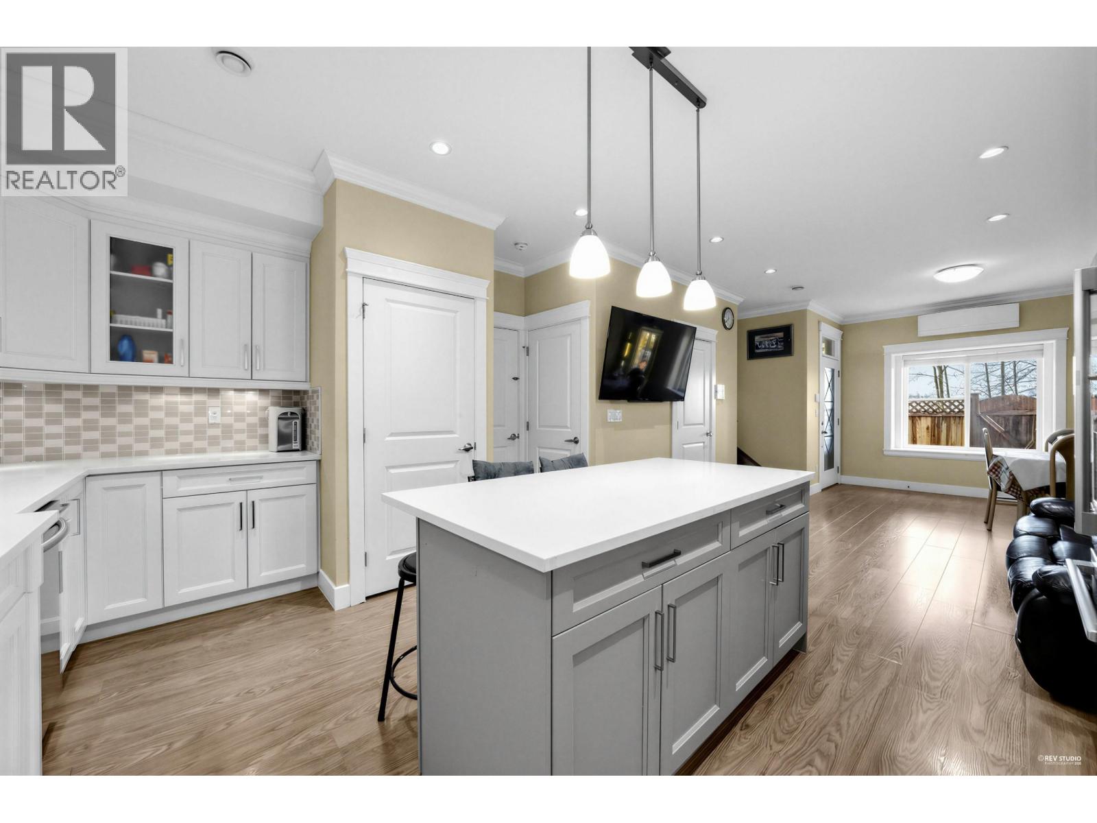 6050 HARDWICK STREET - Photo 4 of 39, Burnaby, British Columbia