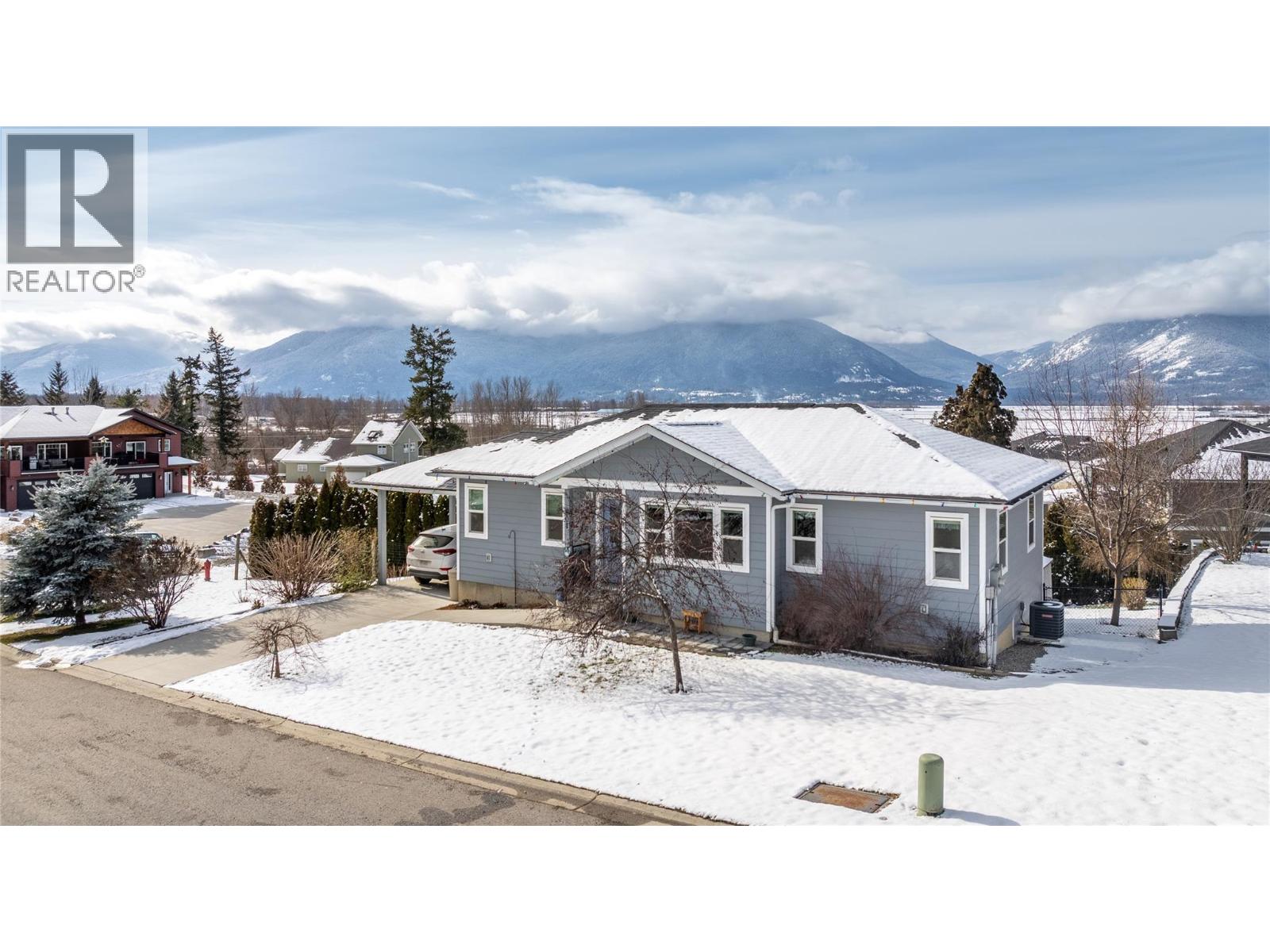 801 Hawkview Drive, Creston