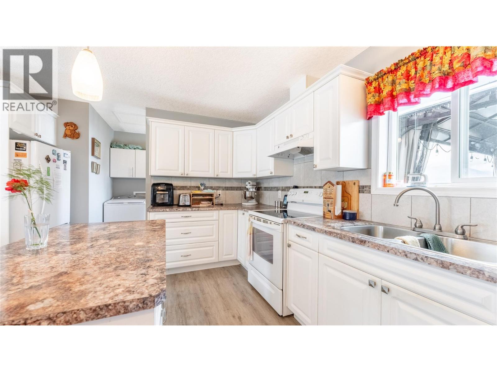 801 Hawkview Drive, Creston