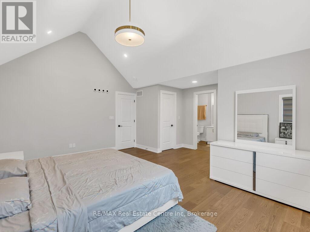 #9 297 WHITING STREET - 13