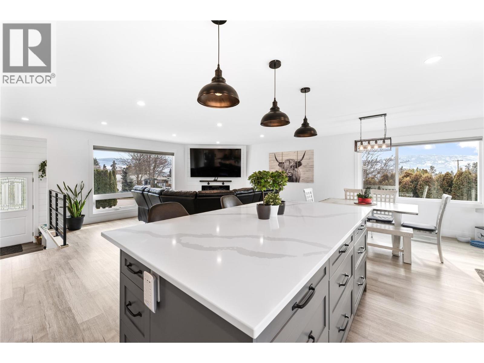 932 McCartney Road, West Kelowna