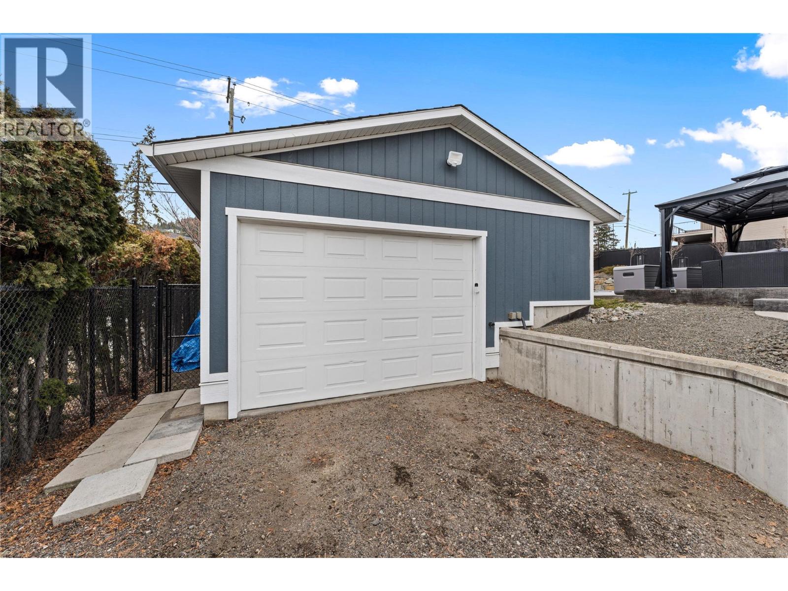 932 McCartney Road, West Kelowna
