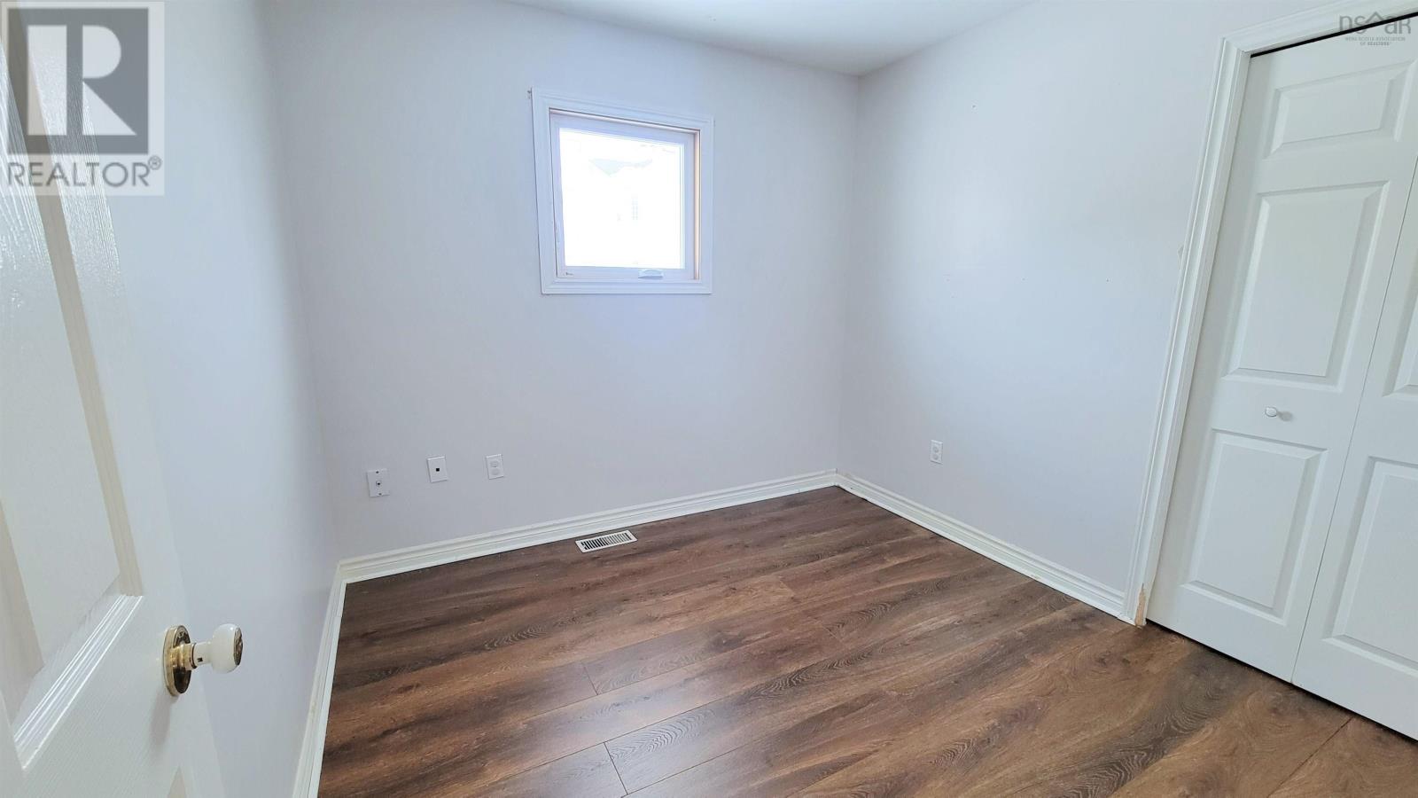 Property 19 of 37 of 6 Kiel Court