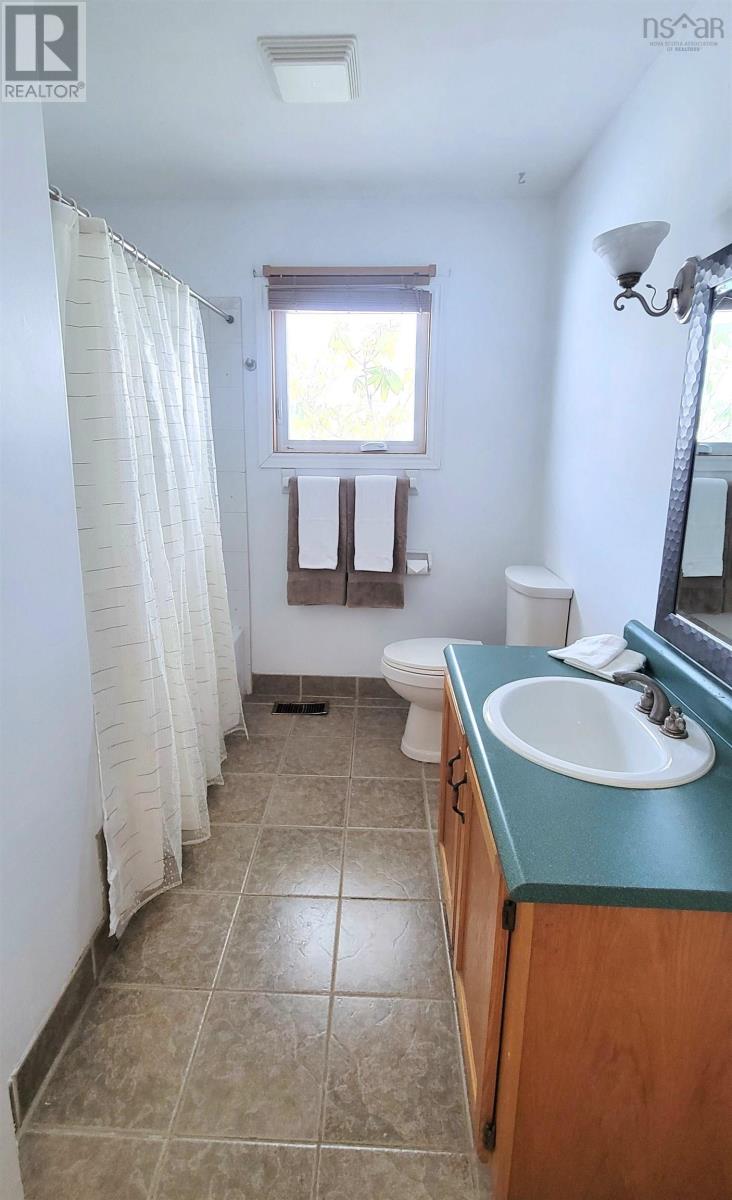 Property 21 of 37 of 6 Kiel Court