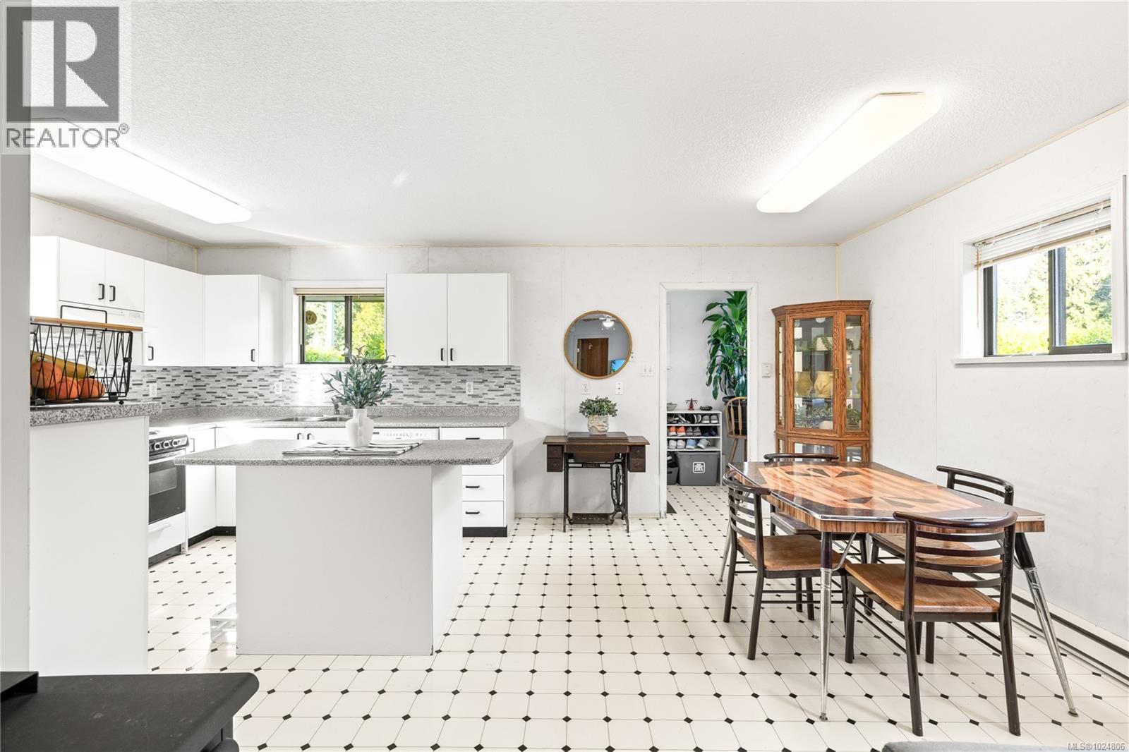 1502 Memory Lane, Qualicum Beach