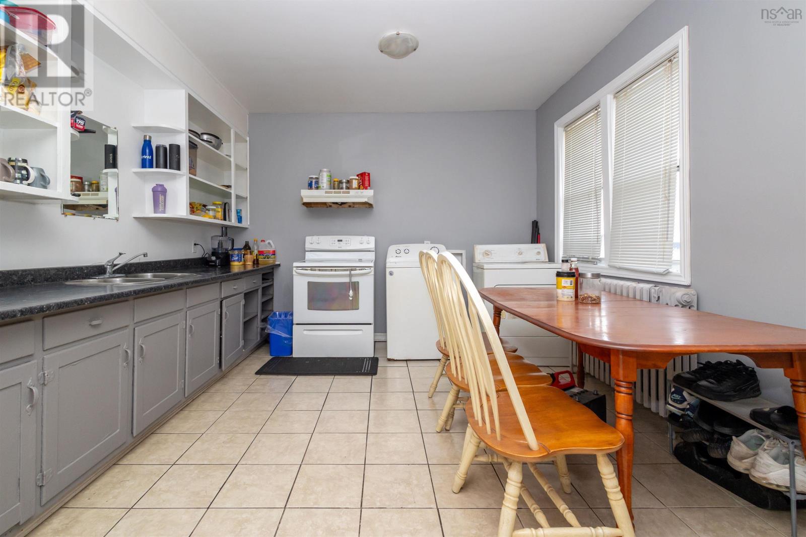 Property 6 of 27 of 652 Victoria Road