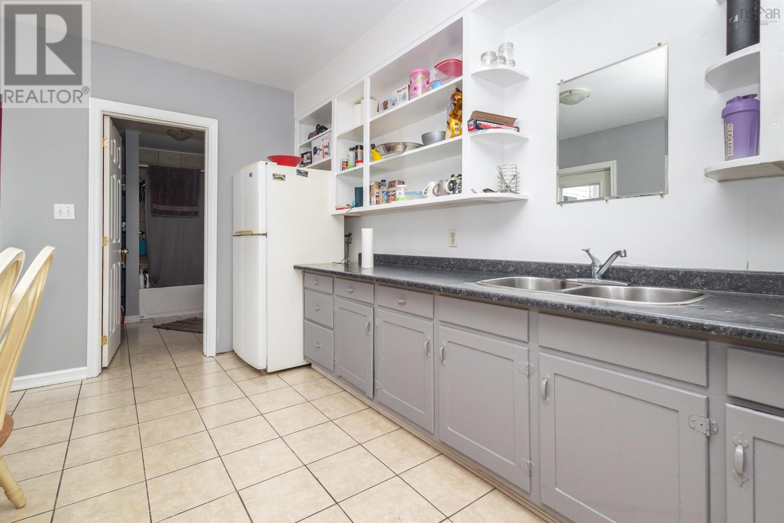 Property 5 of 27 of 652 Victoria Road