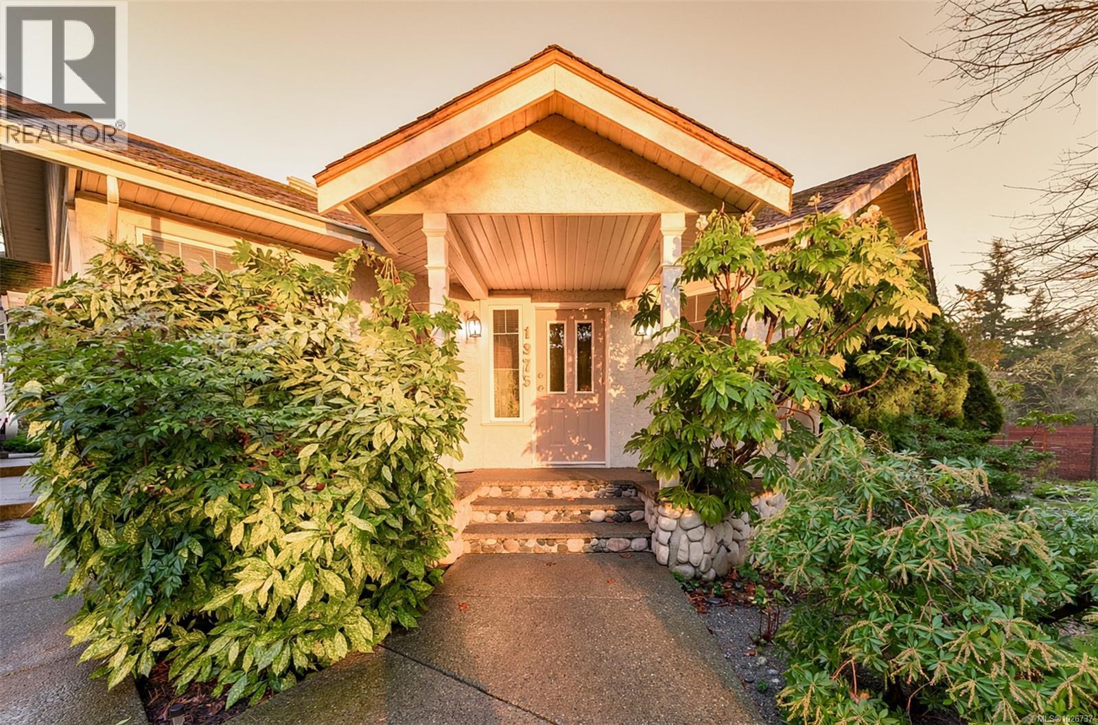 1975 Highland Rd - Photo 4 of 34, View Royal, British Columbia