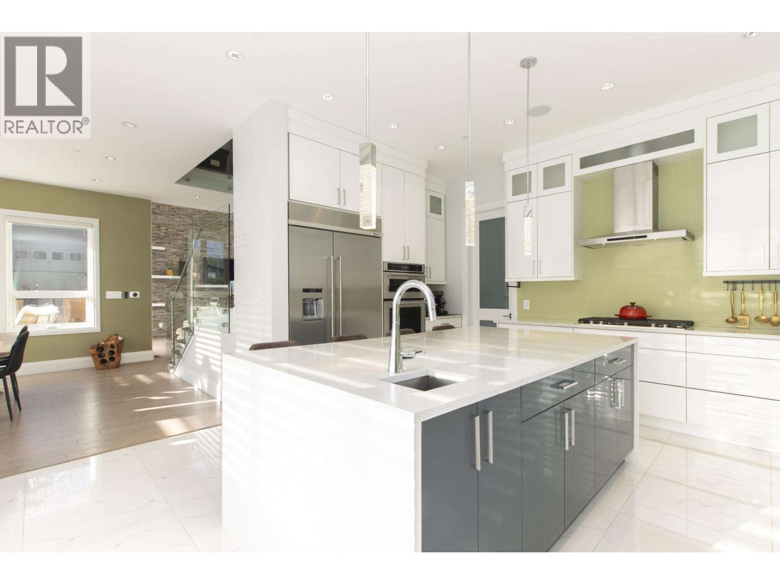 2237 WINDSAIL PLACE, Squamish