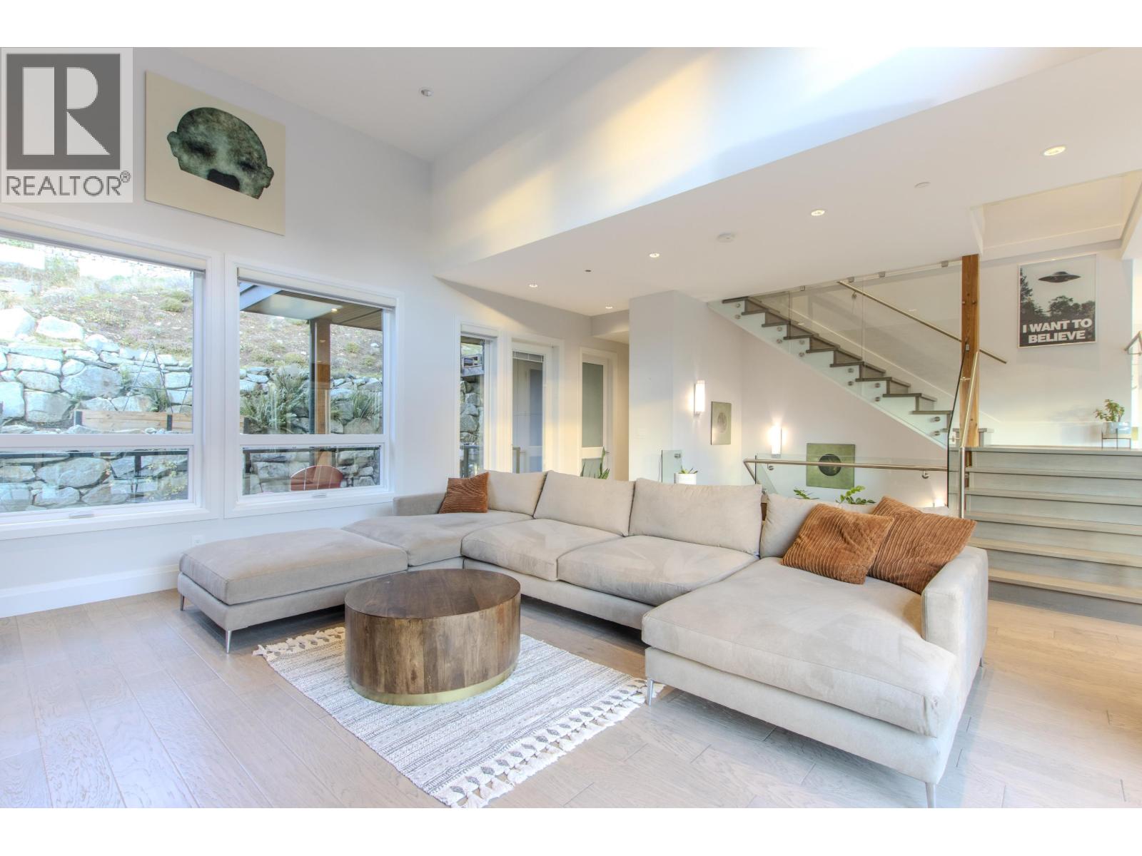 2237 WINDSAIL PLACE, Squamish