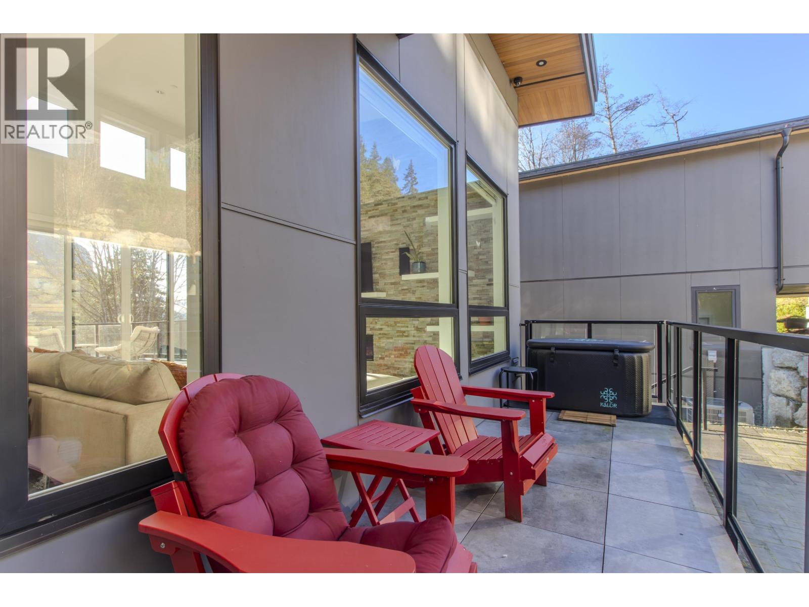 2237 WINDSAIL PLACE, Squamish