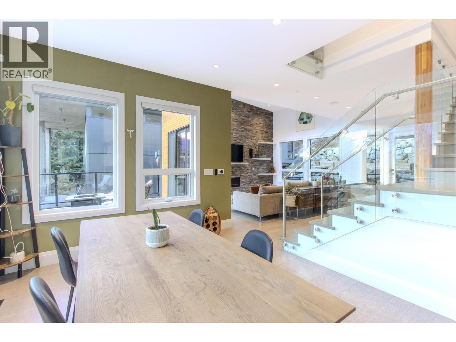 2237 WINDSAIL PLACE, Squamish