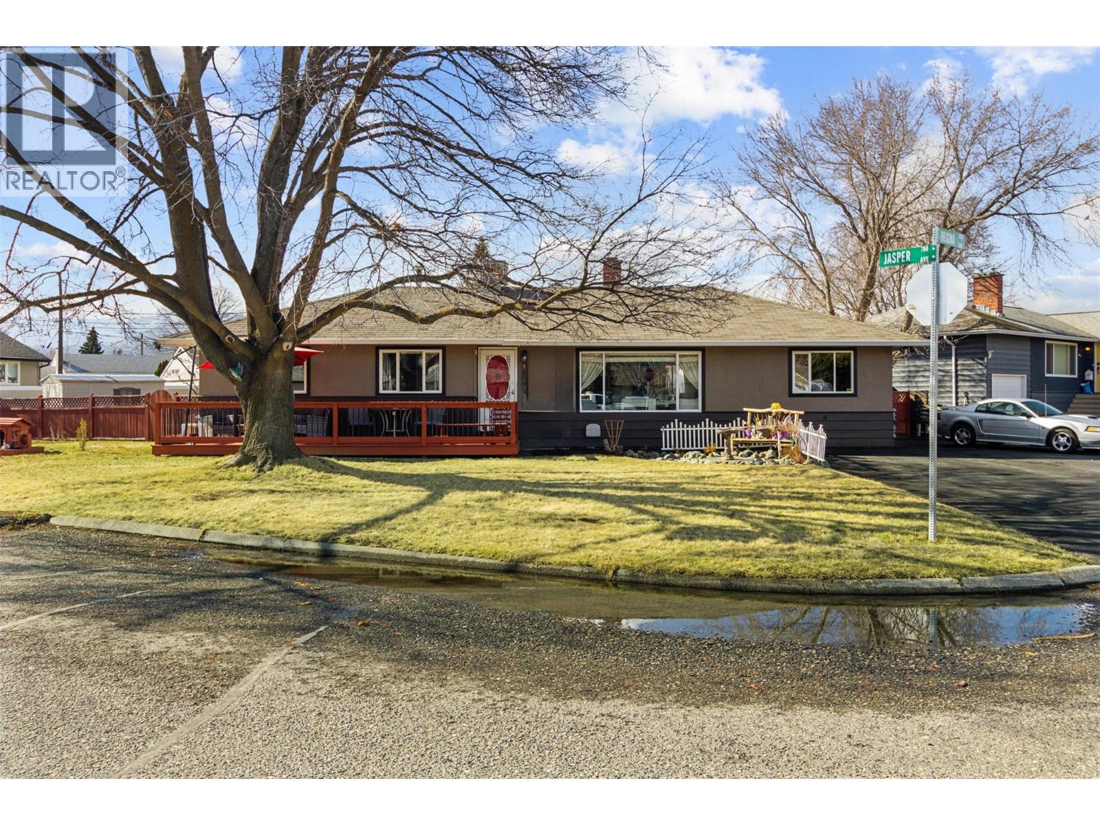 601 REGINA Avenue, Kamloops