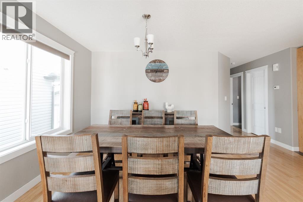 100 Honeysuckle Way, Fort McMurray