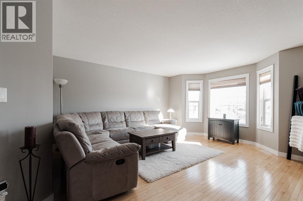 100 Honeysuckle Way, Fort McMurray