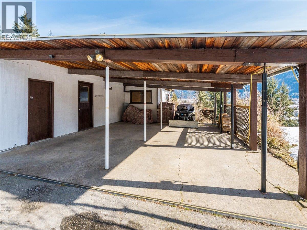 2329 5TH Avenue, Castlegar