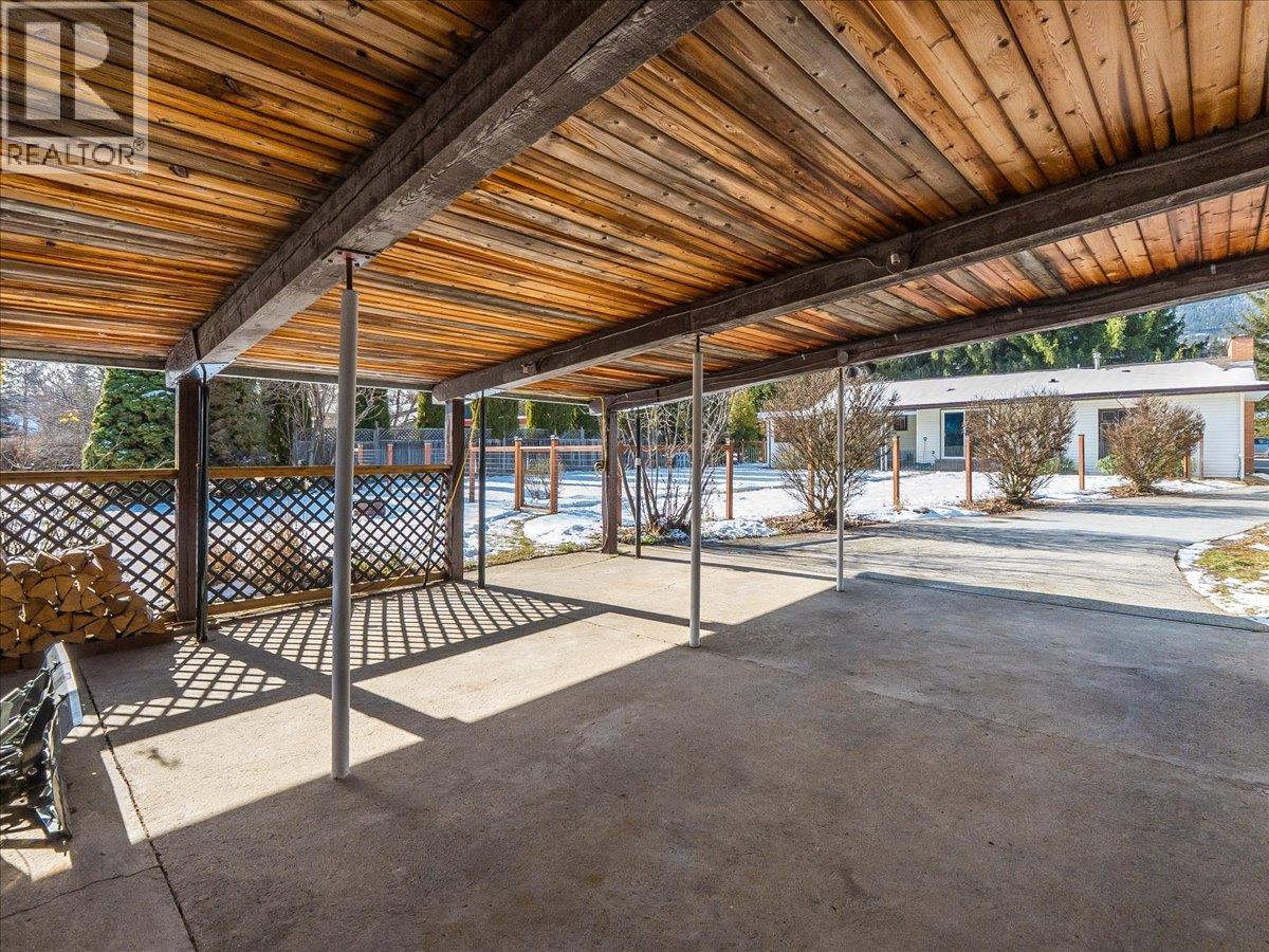 2329 5TH Avenue, Castlegar