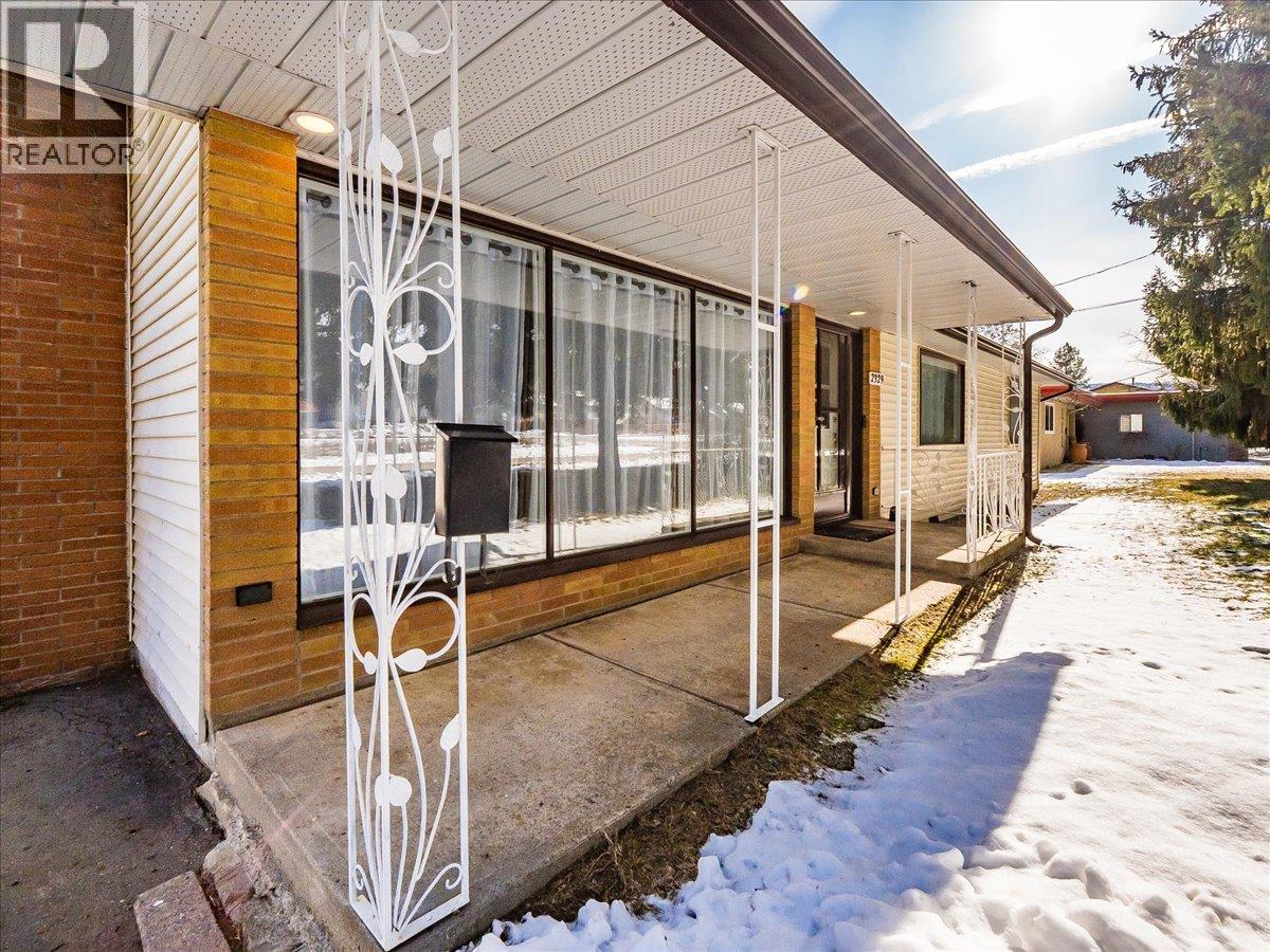 2329 5TH Avenue, Castlegar