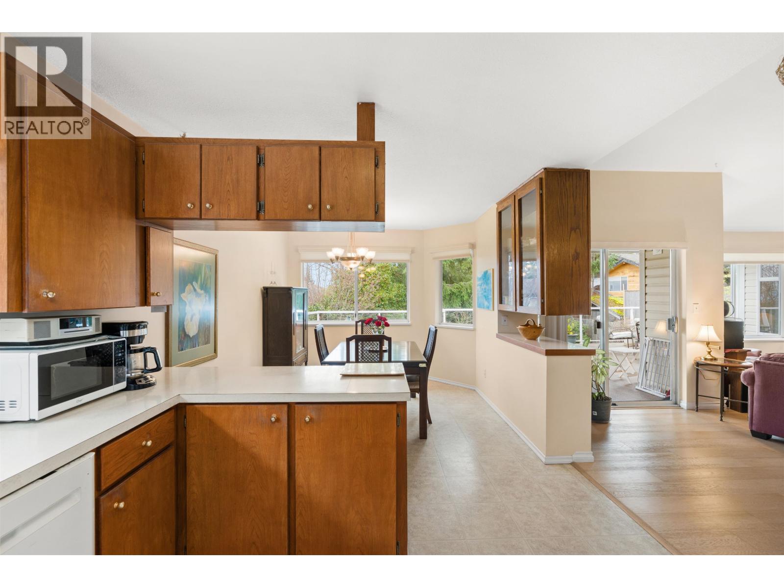 4967 LAUREL AVENUE, Sechelt