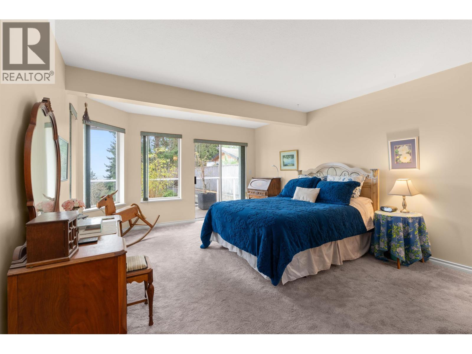 4967 LAUREL AVENUE, Sechelt