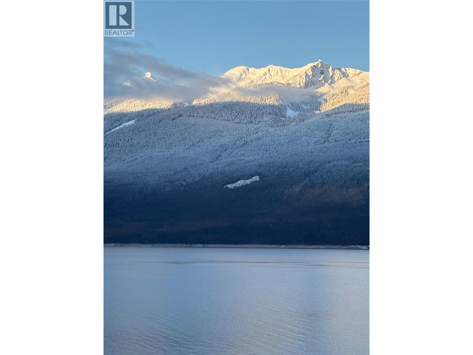  1710 6 Highway, Nakusp