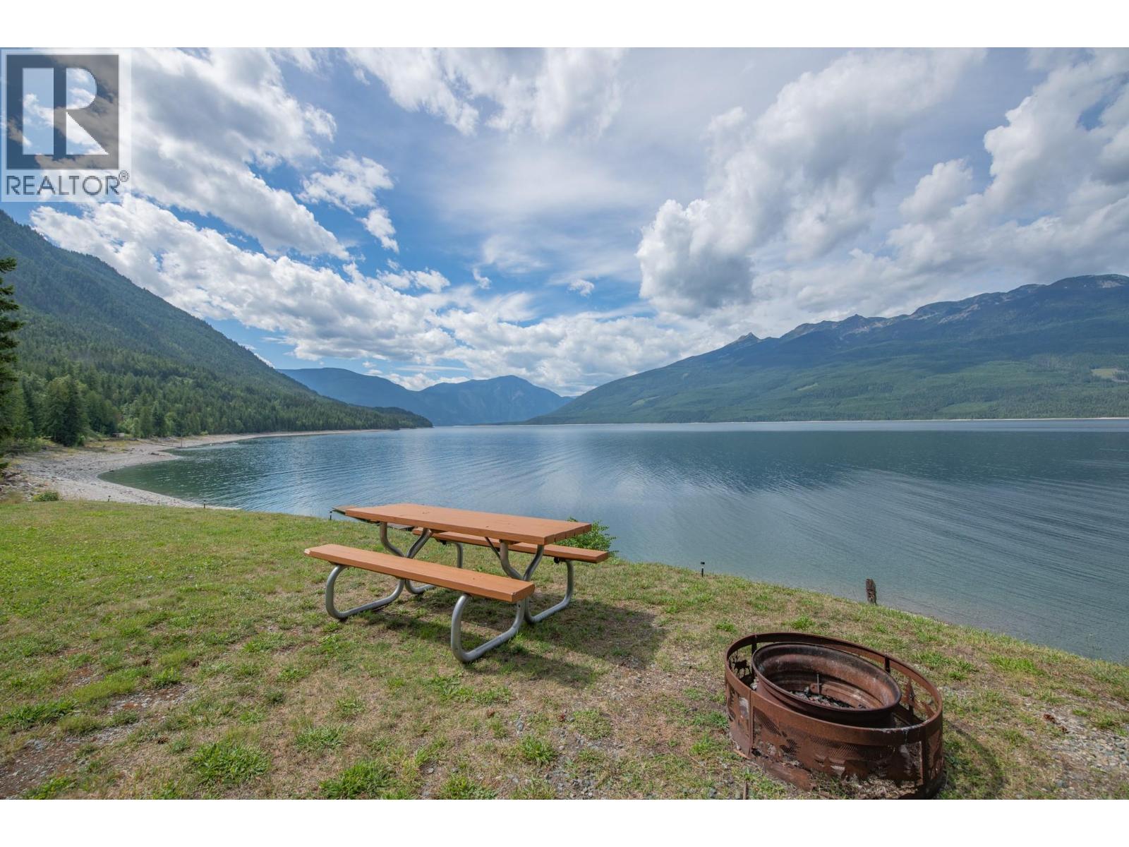  1710 6 Highway, Nakusp