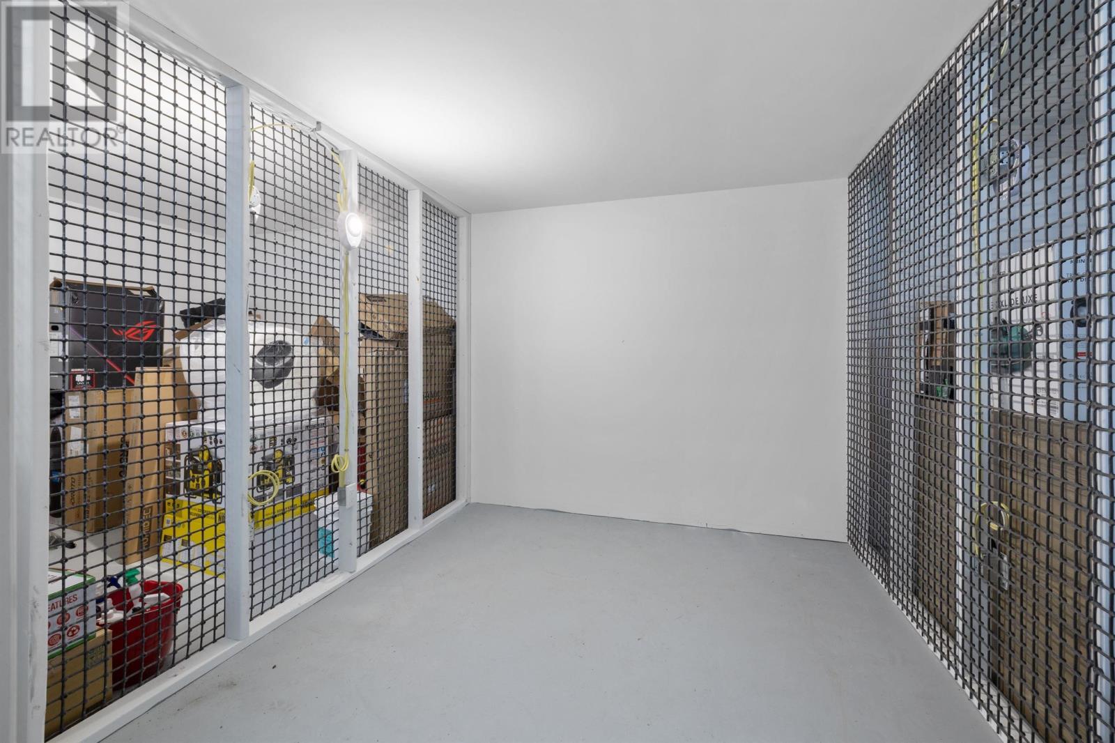 #Unit 210 210 Shakespeare Drive - 24
