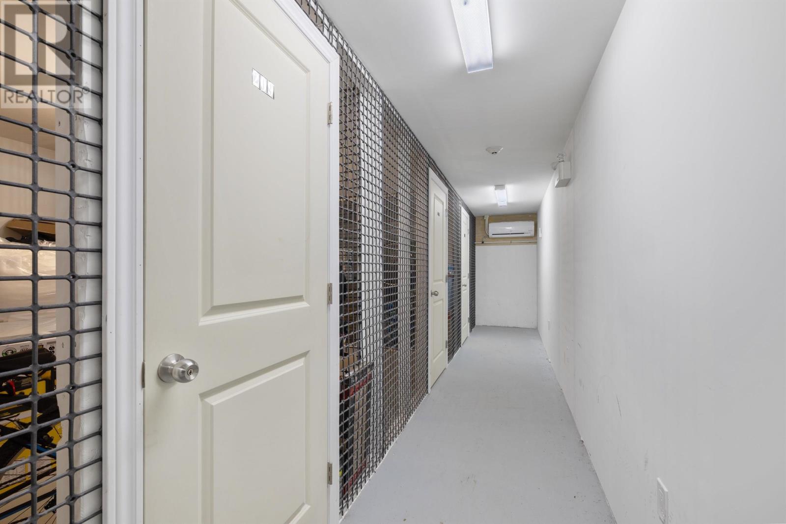 #Unit 210 210 Shakespeare Drive - 25