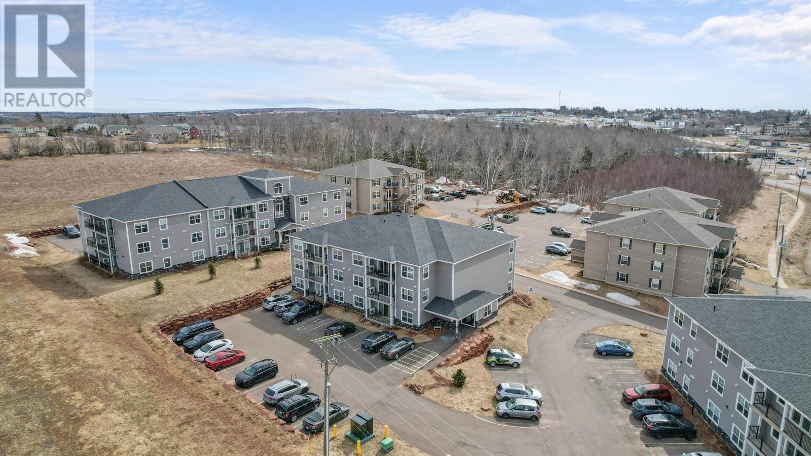 #Unit 210 210 Shakespeare Drive - 26