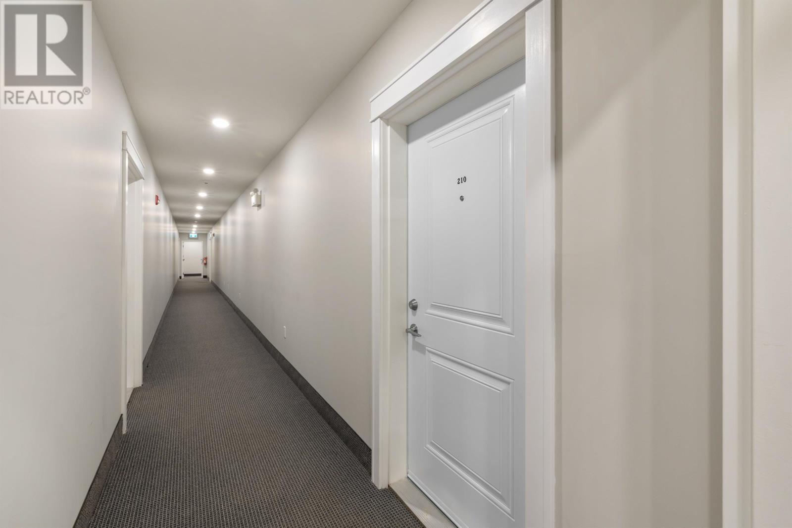 #Unit 210 210 Shakespeare Drive - 3