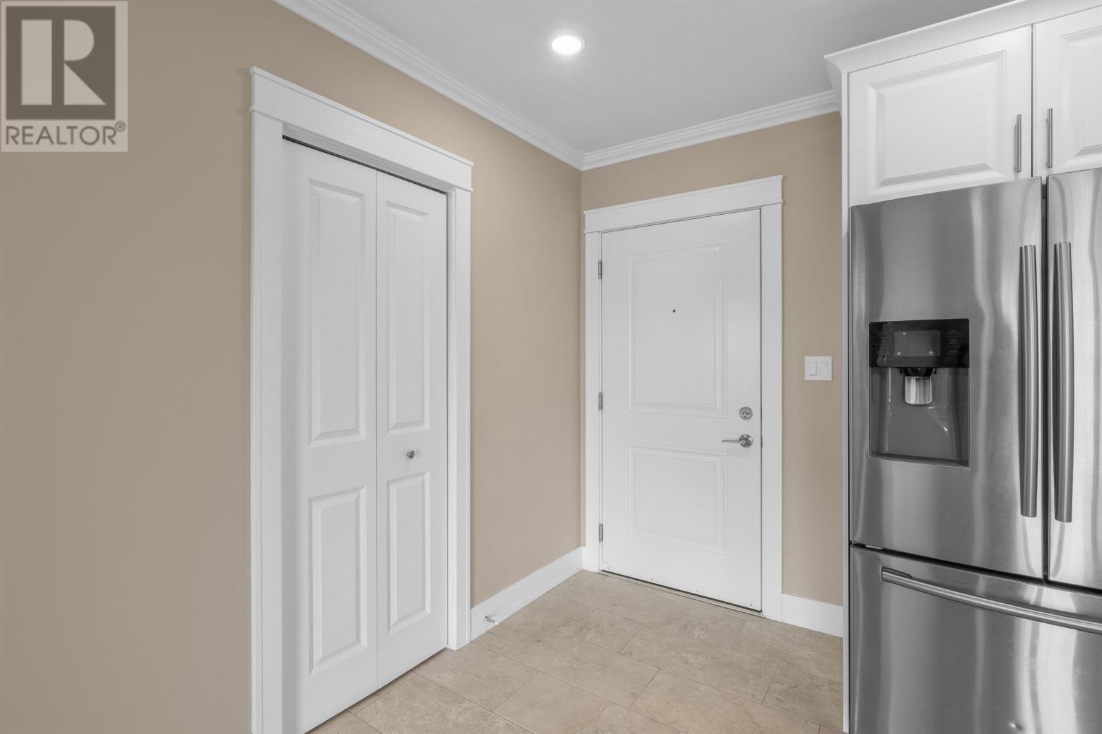 #Unit 210 210 Shakespeare Drive - 4