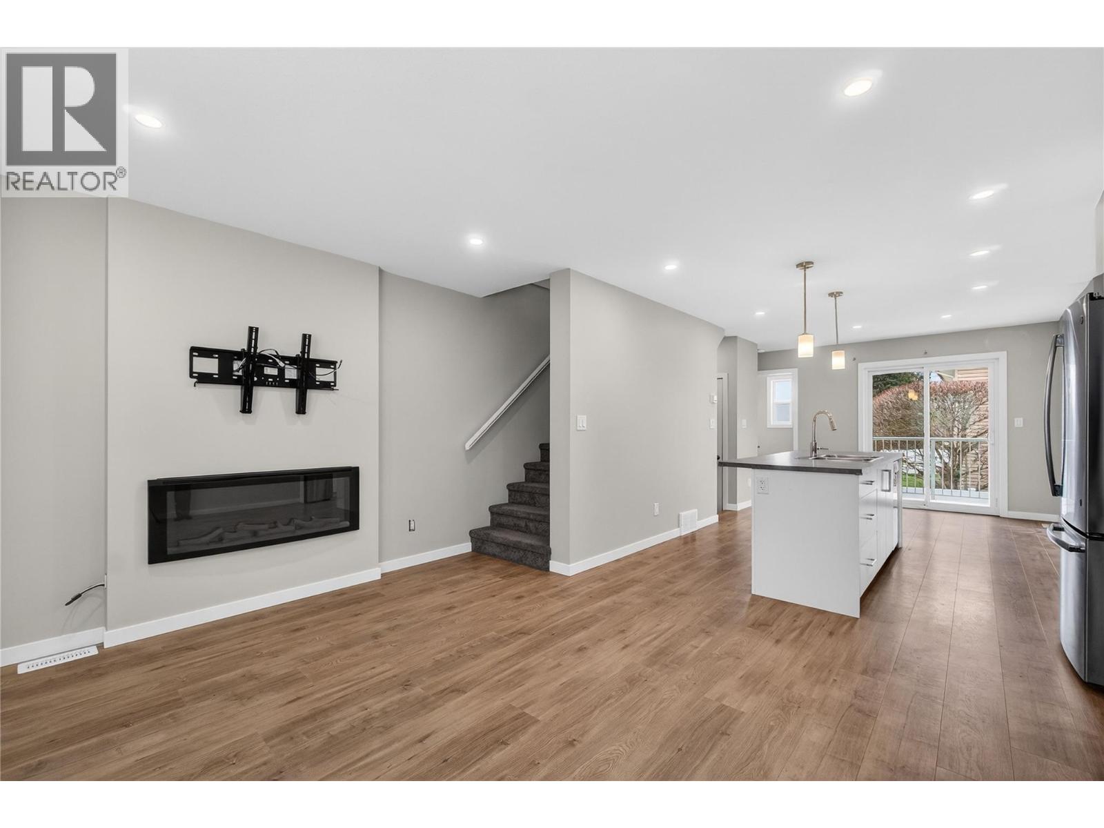 2081 11 Avenue NE Unit# 4, Salmon Arm