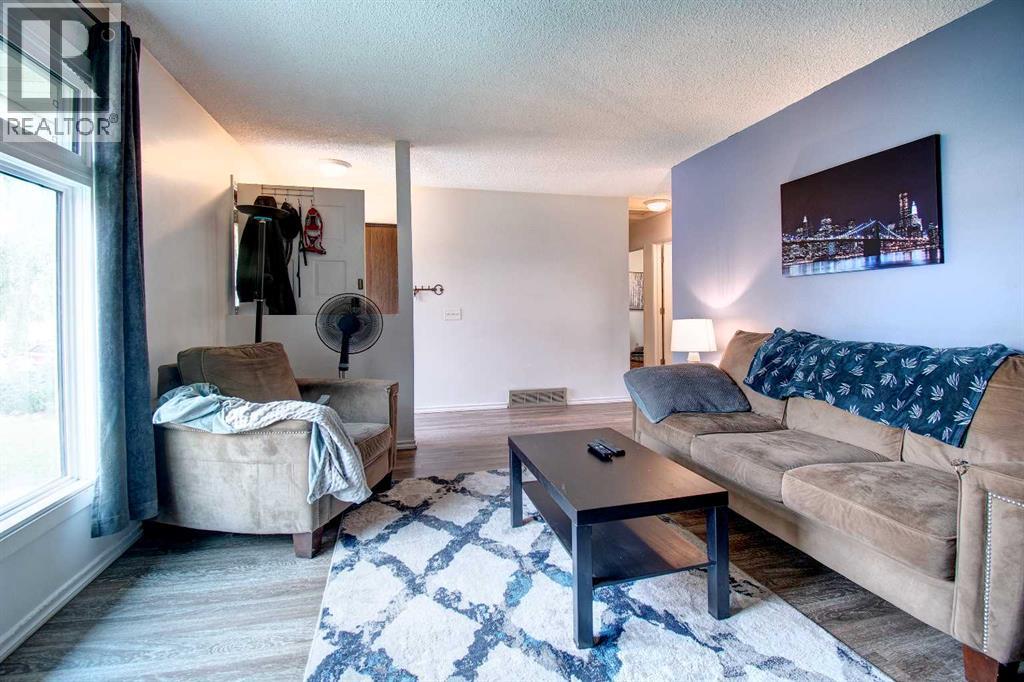 Single Family House Bungalow for Sale in  Falton Way NE Falconridge Calgary 