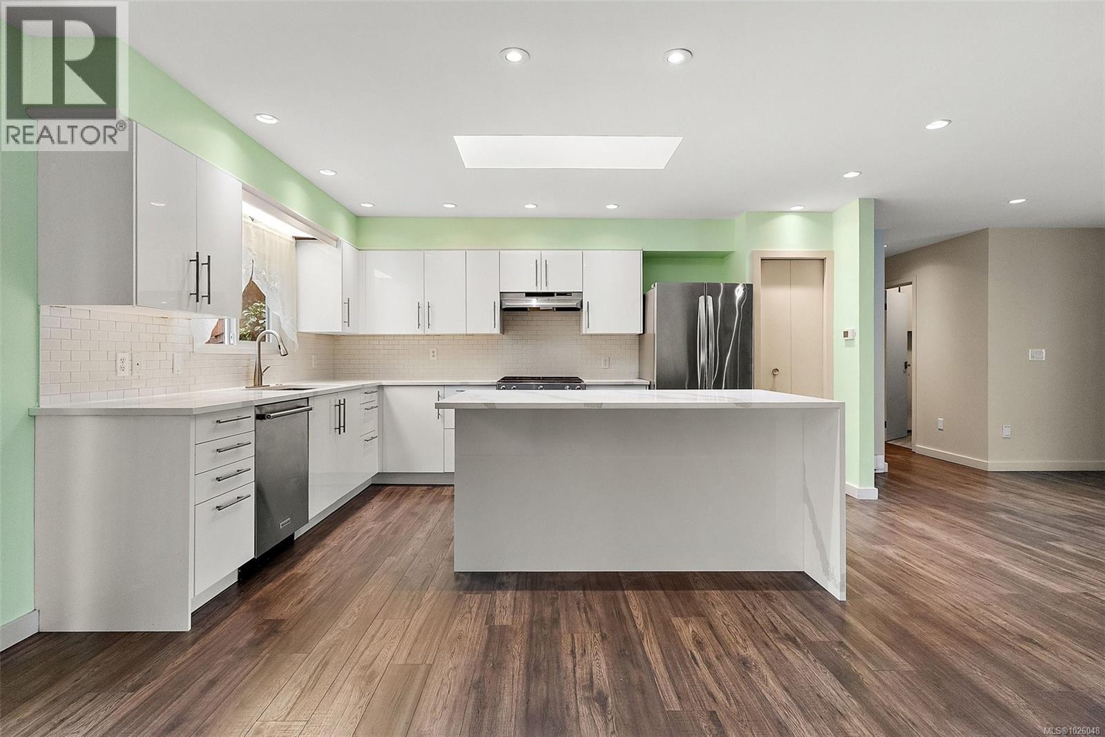 10411 Finch Pl, Sidney