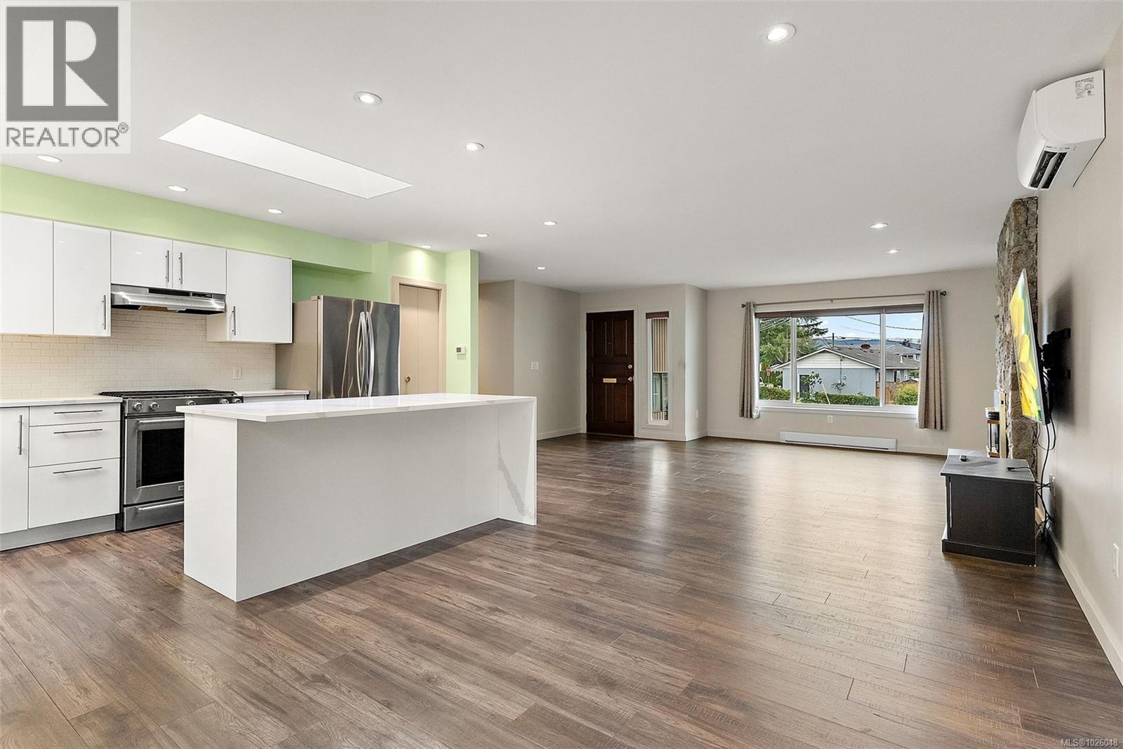 10411 Finch Pl, Sidney