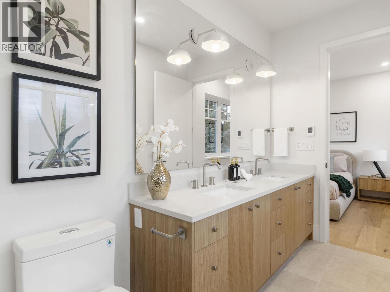 2 3919 W 18TH AVENUE, Vancouver