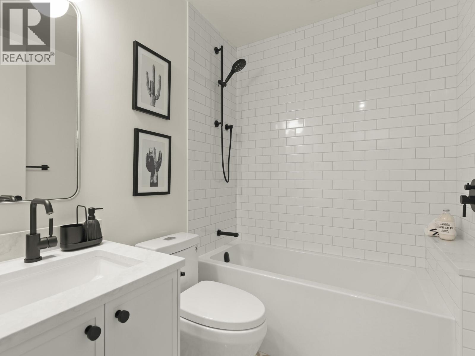 2 3919 W 18TH AVENUE, Vancouver