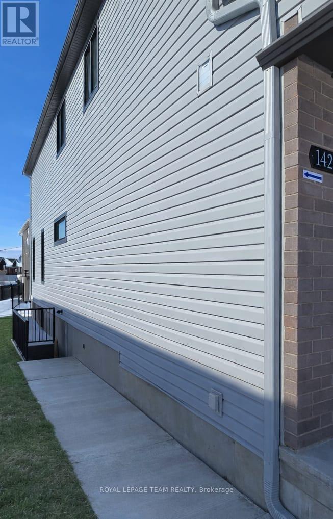 142 Lumen Unit B photo 3