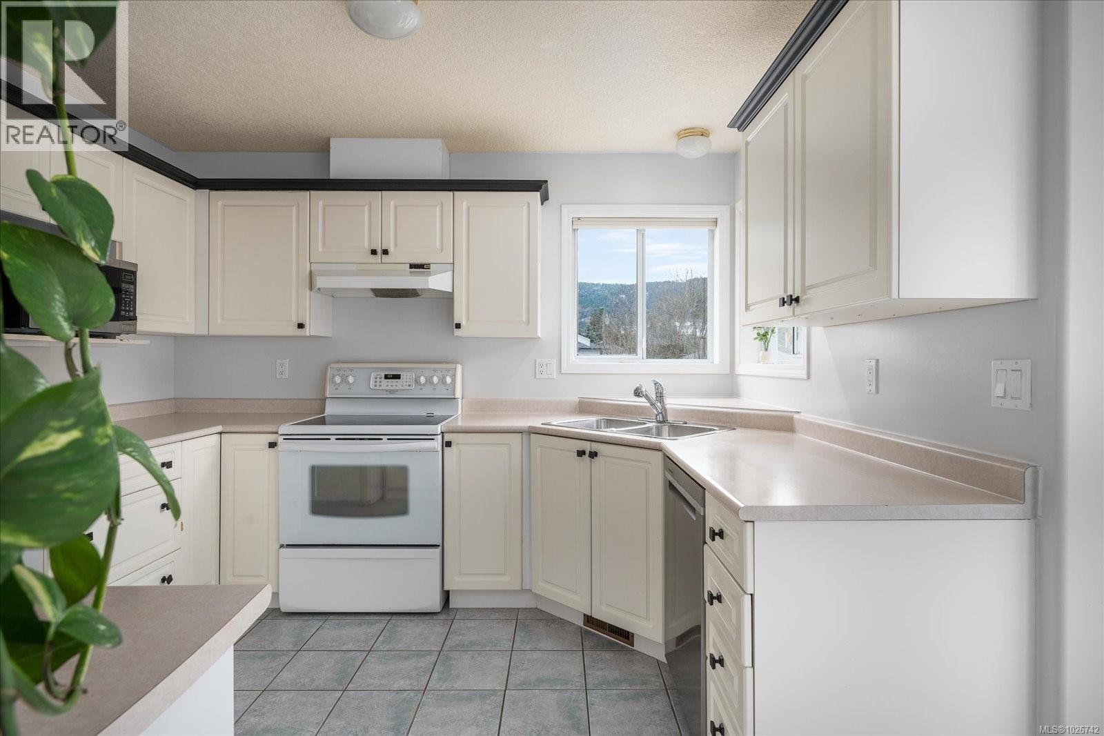 758 De Frane Crt, Ladysmith